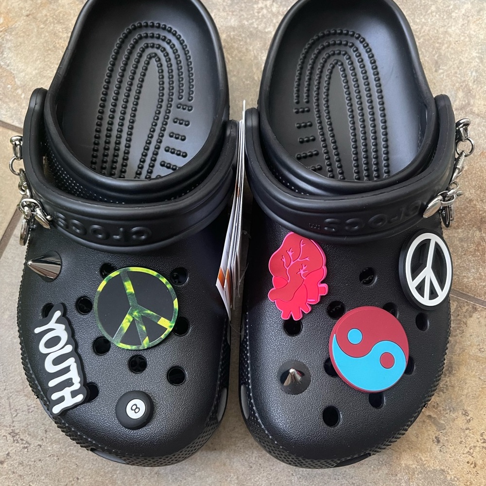 New exclusive limited peace crocs M5/W7 - Picture 6 of 11